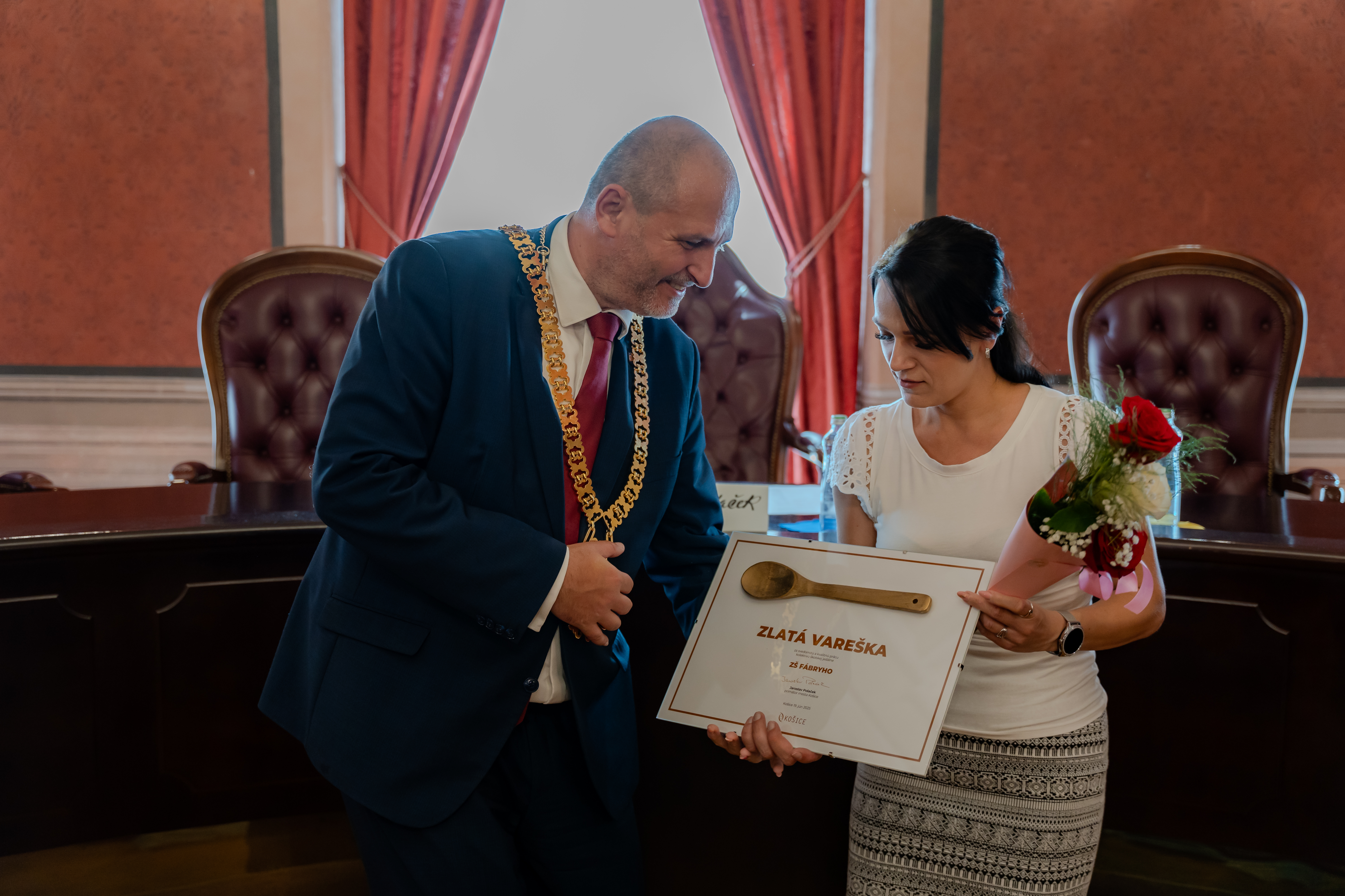 Prijatie nepedagogickych zamestnancov v Historickej radnici-13